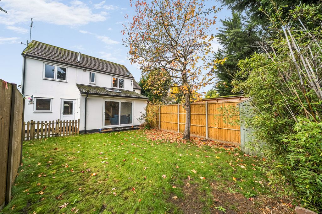 Property photo 2 of 27