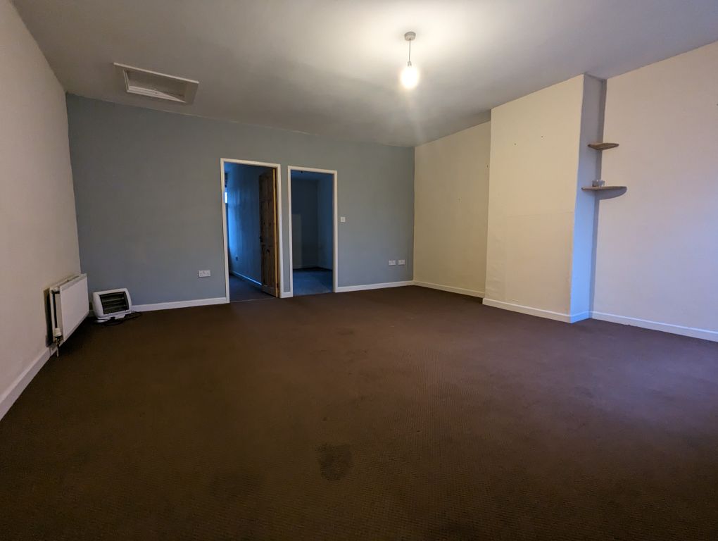 Property photo 1 of 6 Living Room