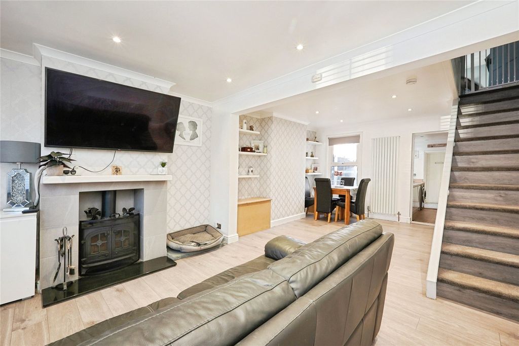 Property photo 2 of 17 Picture No. 22