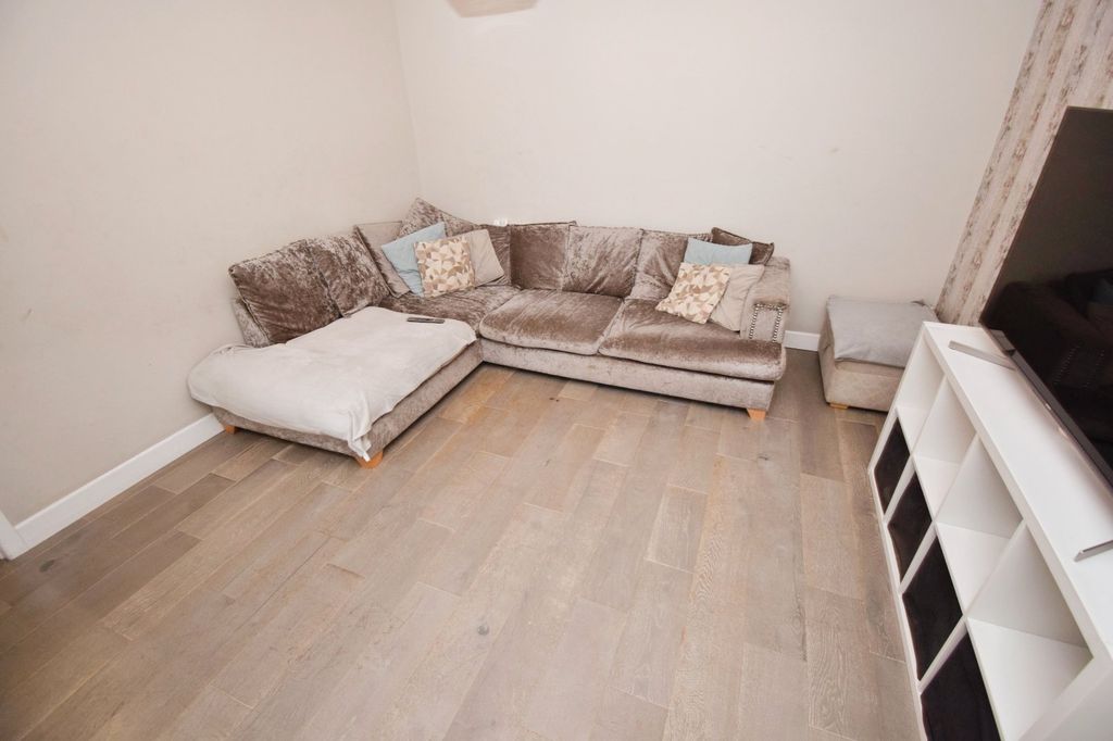 Property photo 3 of 14 Living Room