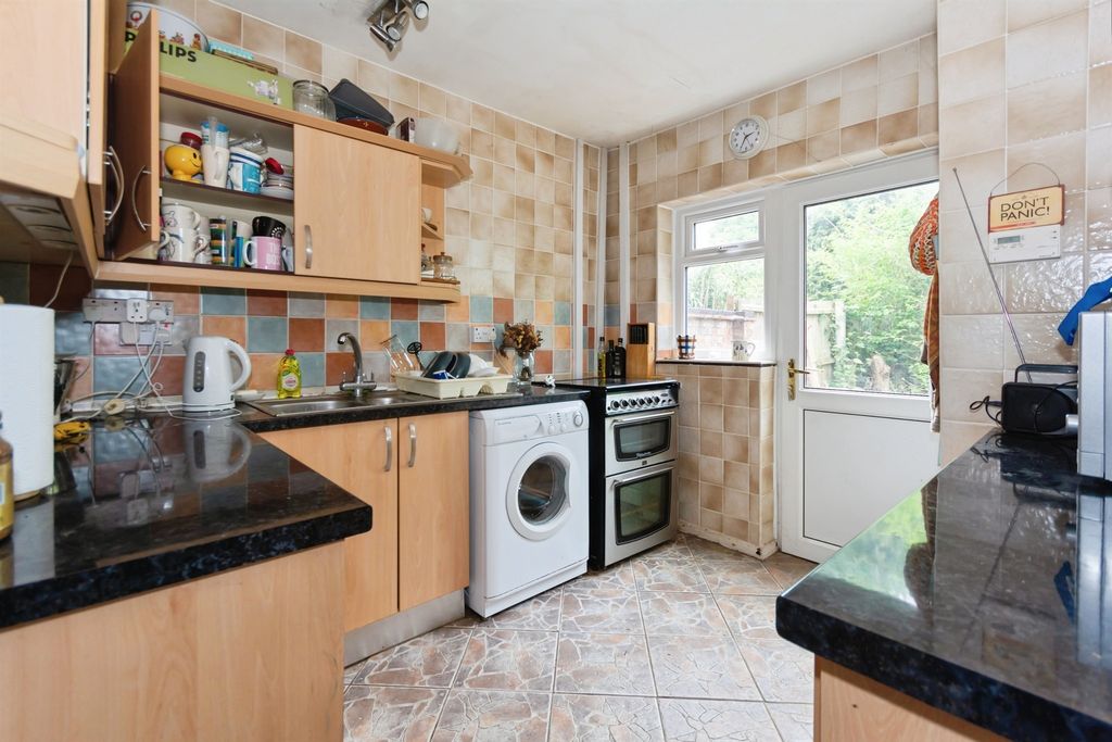 Property photo 3 of 25