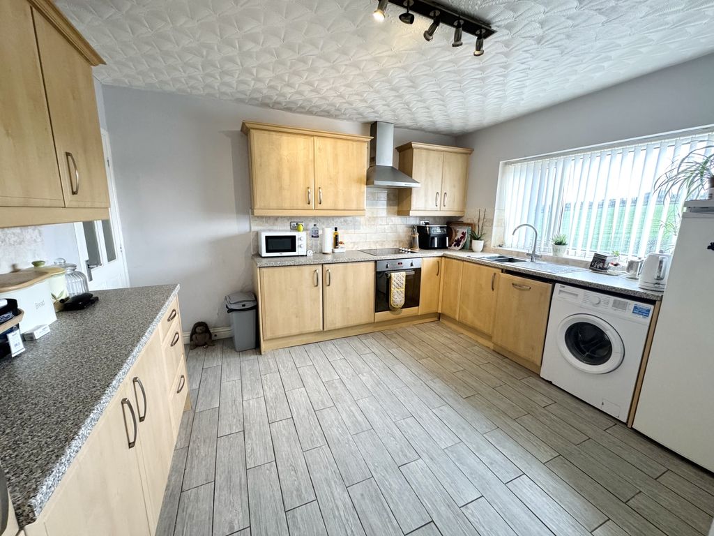 Property photo 3 of 18 Img_1630