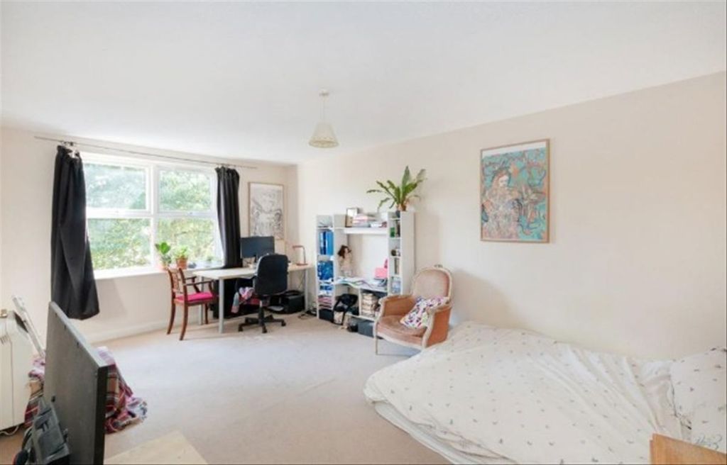 Property photo 3 of 5