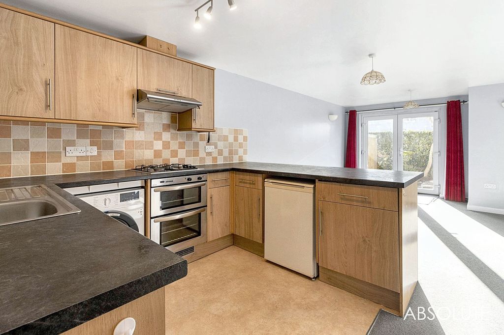 Property photo 2 of 10
