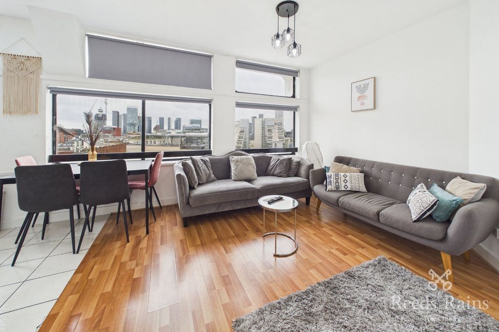 Property photo 2 of 8 Picture No. 05