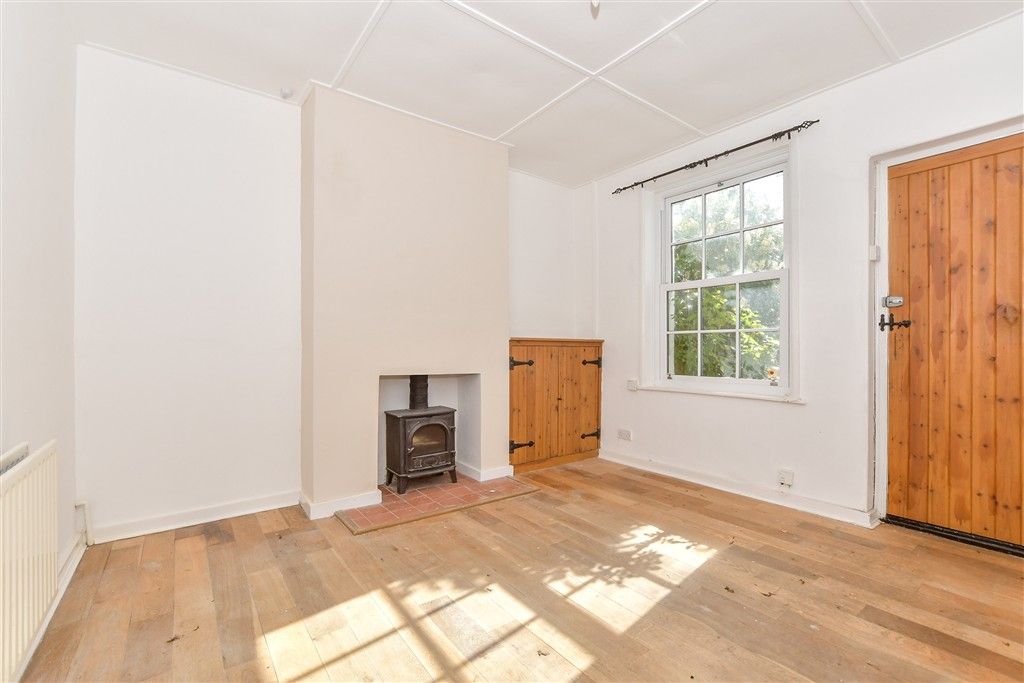 Property photo 2 of 11 Lounge