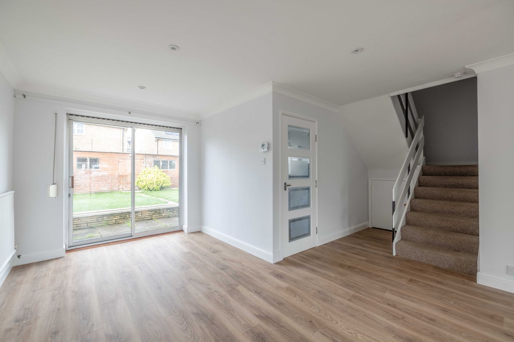 Property photo 2 of 11 22Rhw (2 Of 13)