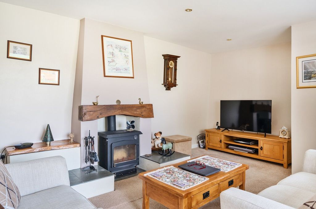 Property photo 2 of 24 Staple Cross Seddons