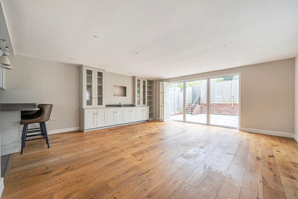 Property photo 3 of 20 Photo 12