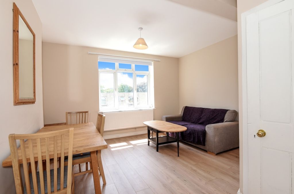 Property photo 2 of 9 196015 (5)c