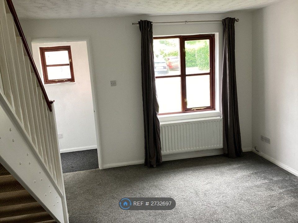 Property photo 3 of 10 Lounge