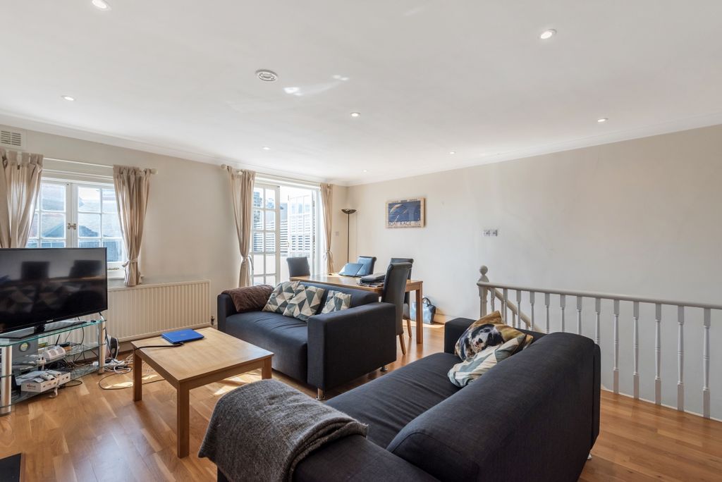 Property photo 2 of 6 Reception 1