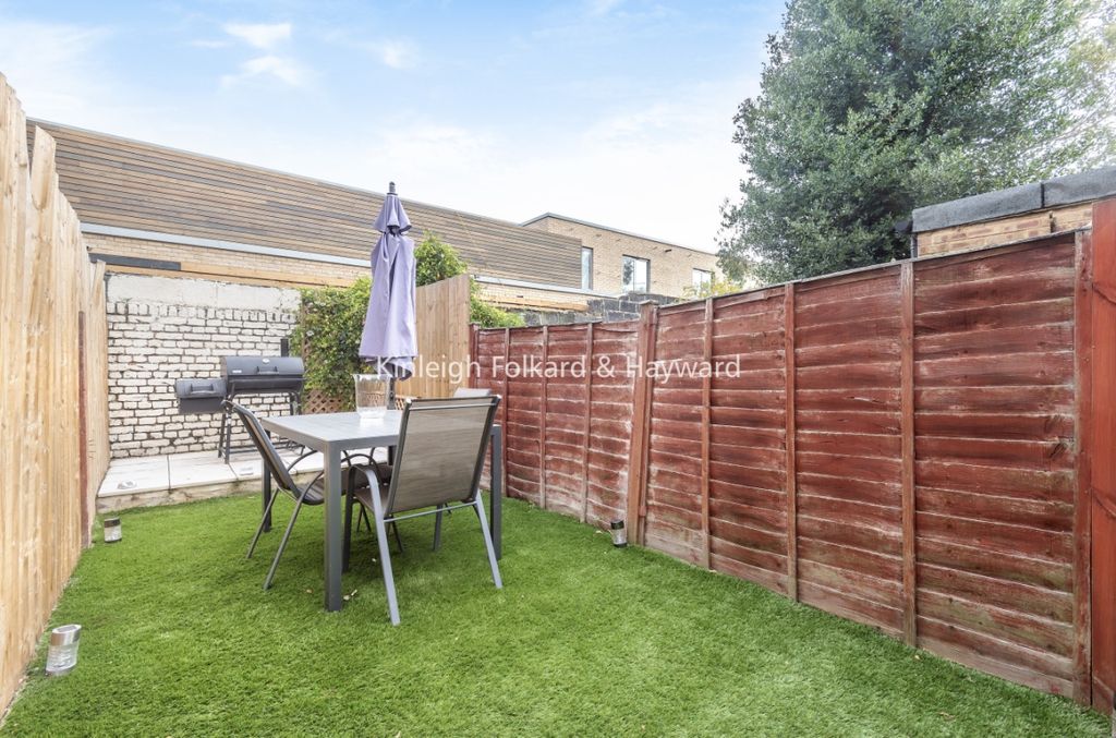 Property photo 2 of 6 Af84B7d4-E008-4A4d-8