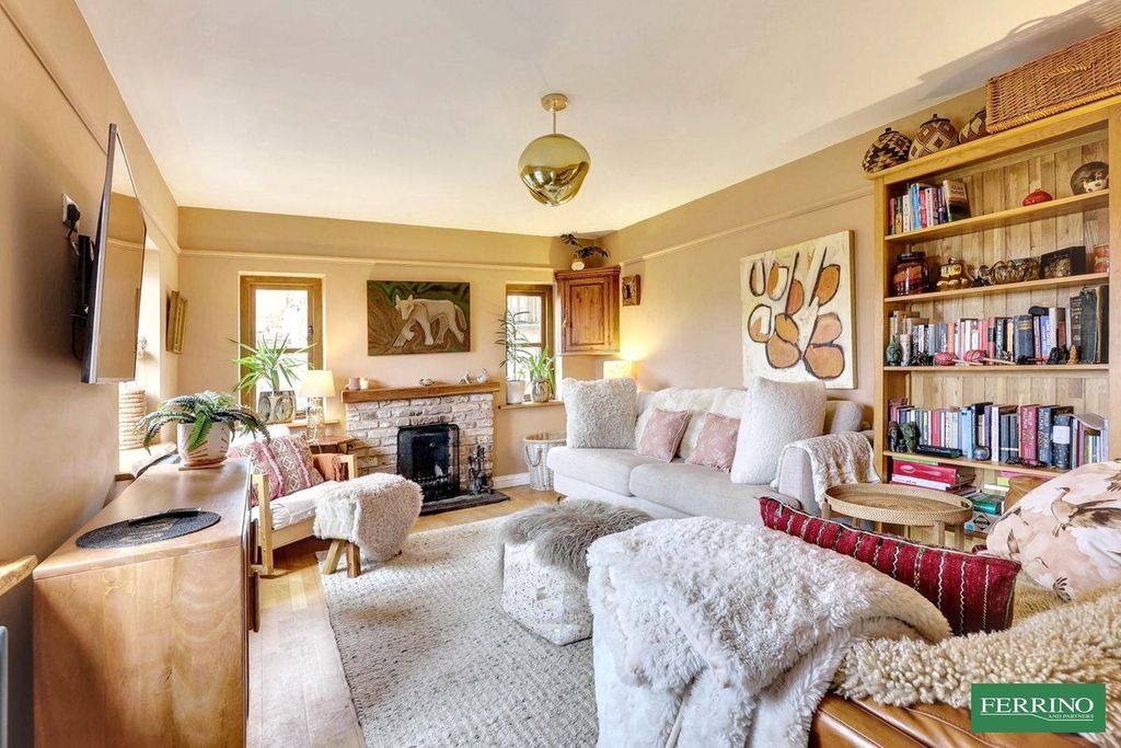 Property photo 3 of 30 Sitting Room