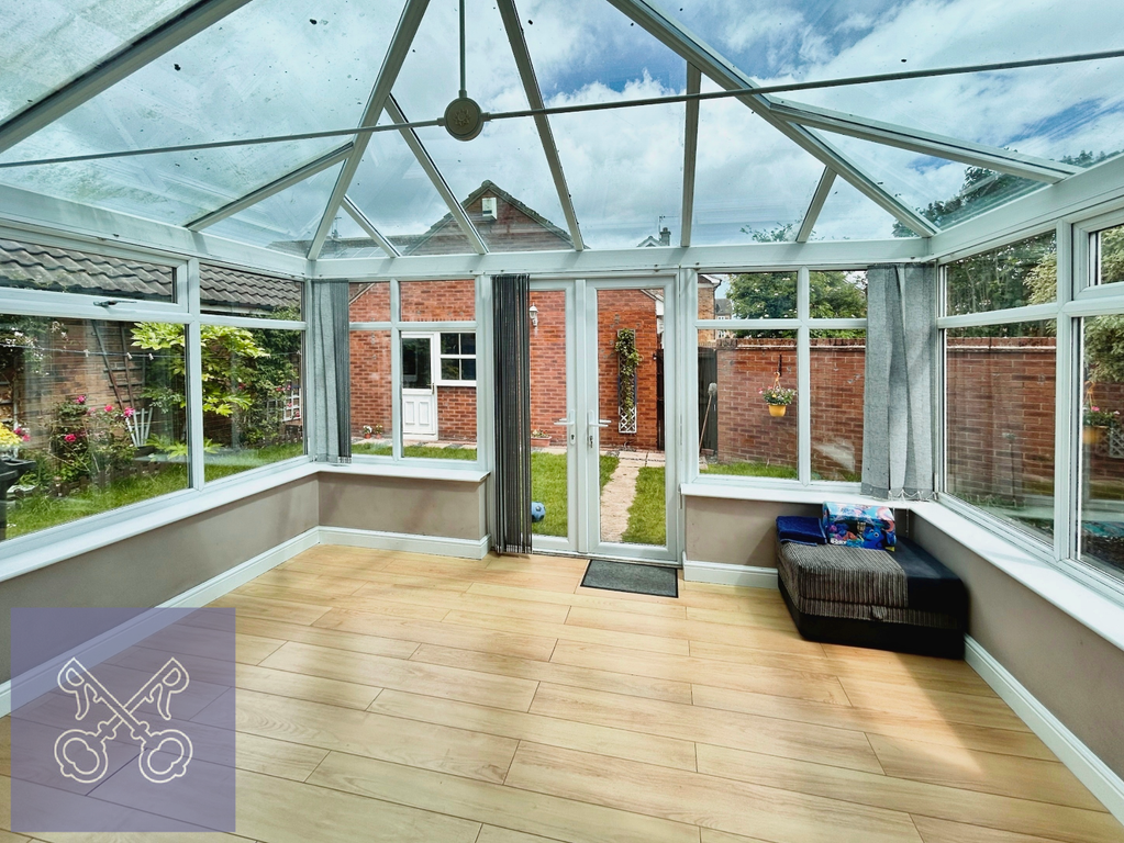Property photo 3 of 29 Conservatory