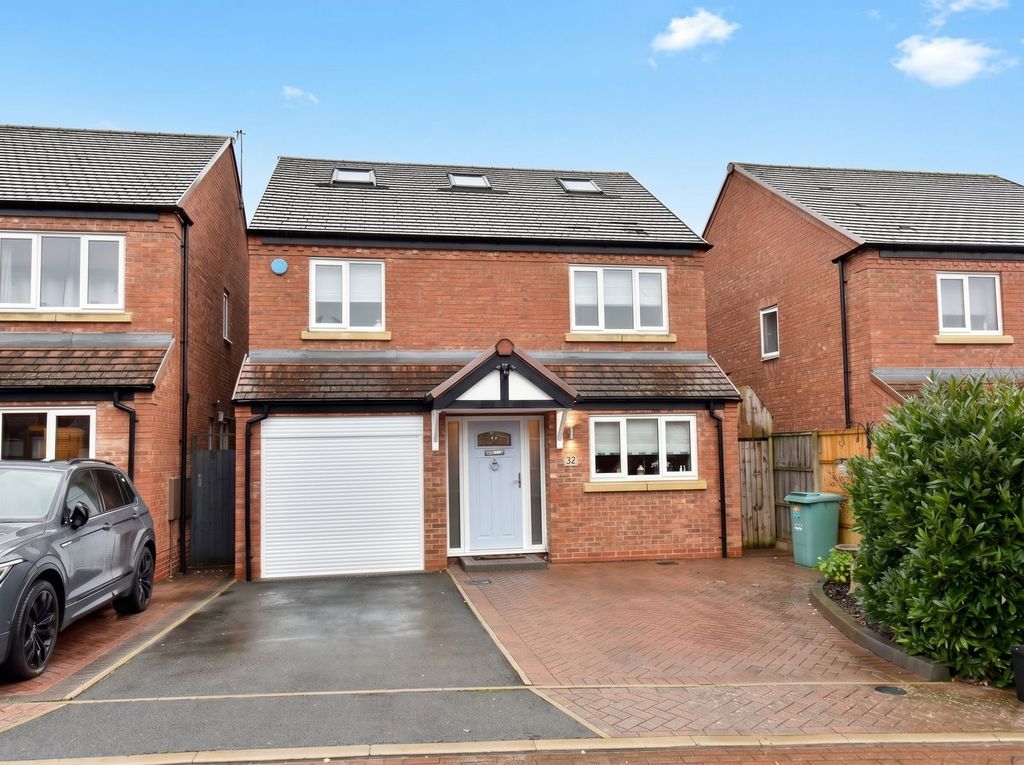 Property photo 1 of 32