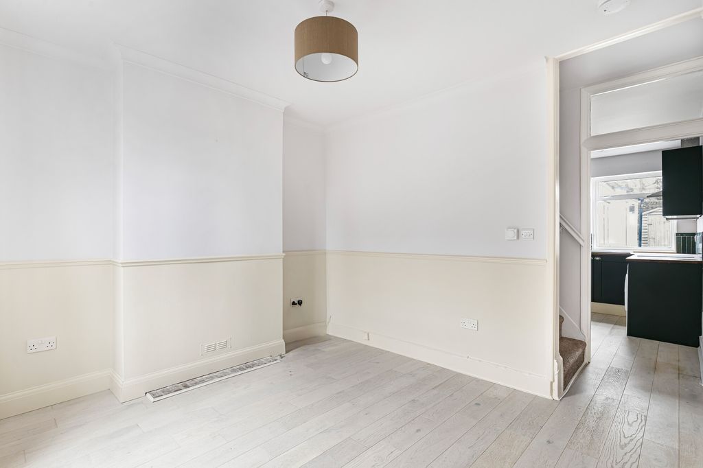 Property photo 3 of 24 34_73387