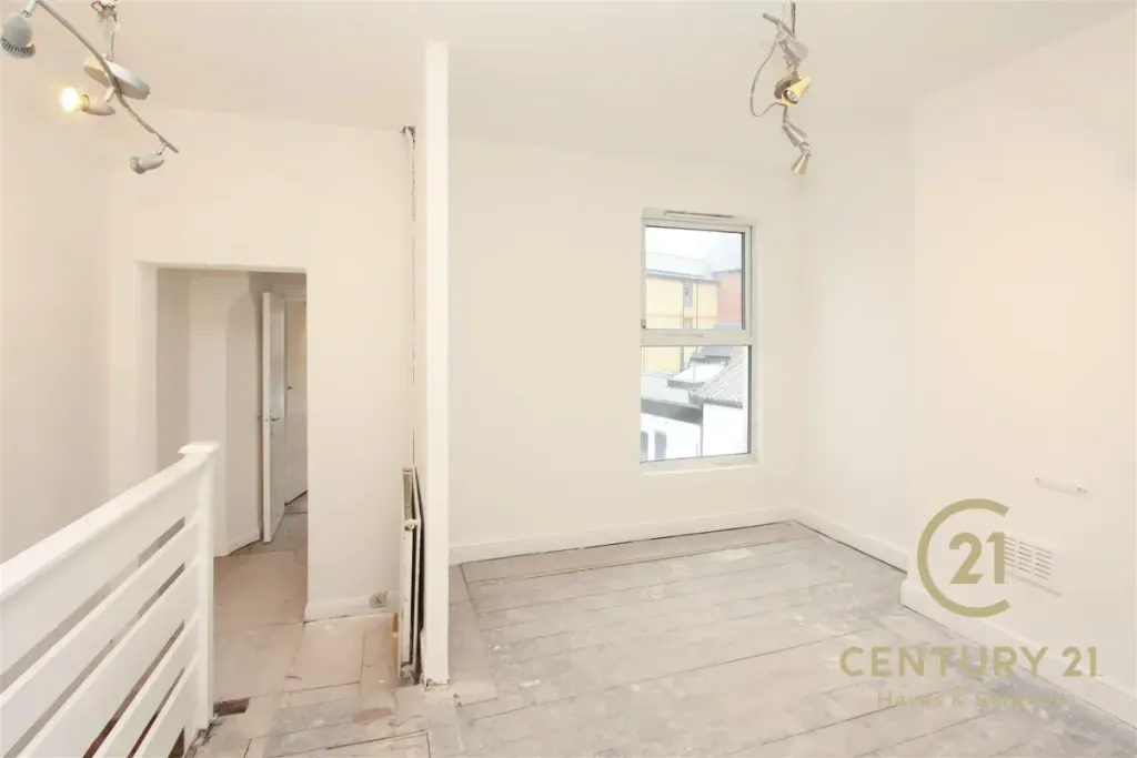 Property photo 2 of 6