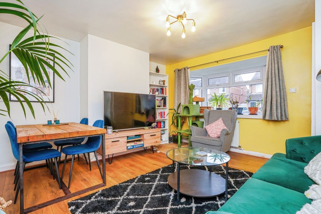 Property photo 3 of 15