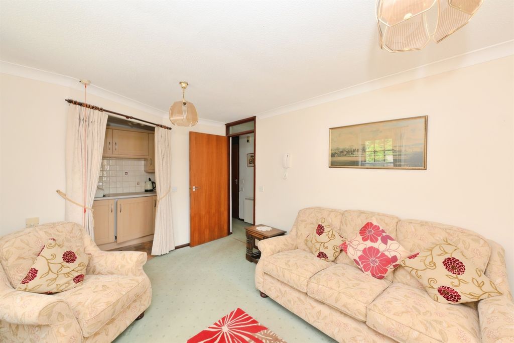 Property photo 2 of 12