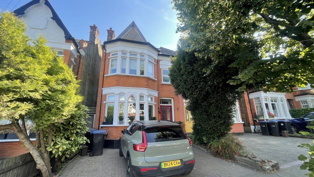 Property photo 1 of 23 5 Bedroom Detached For Rent