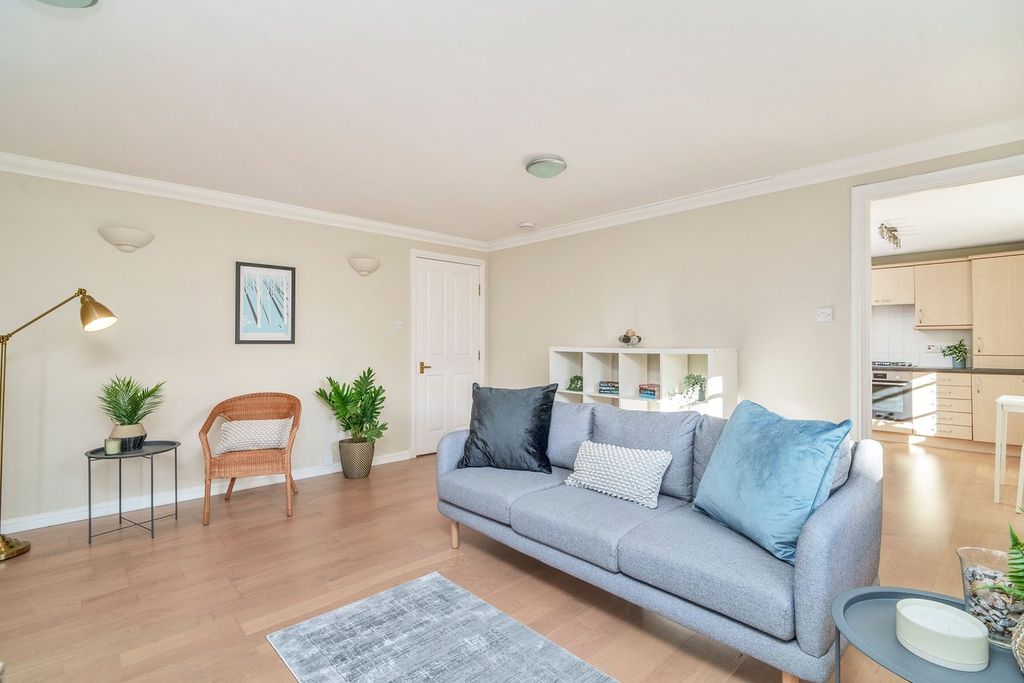 Property photo 3 of 19