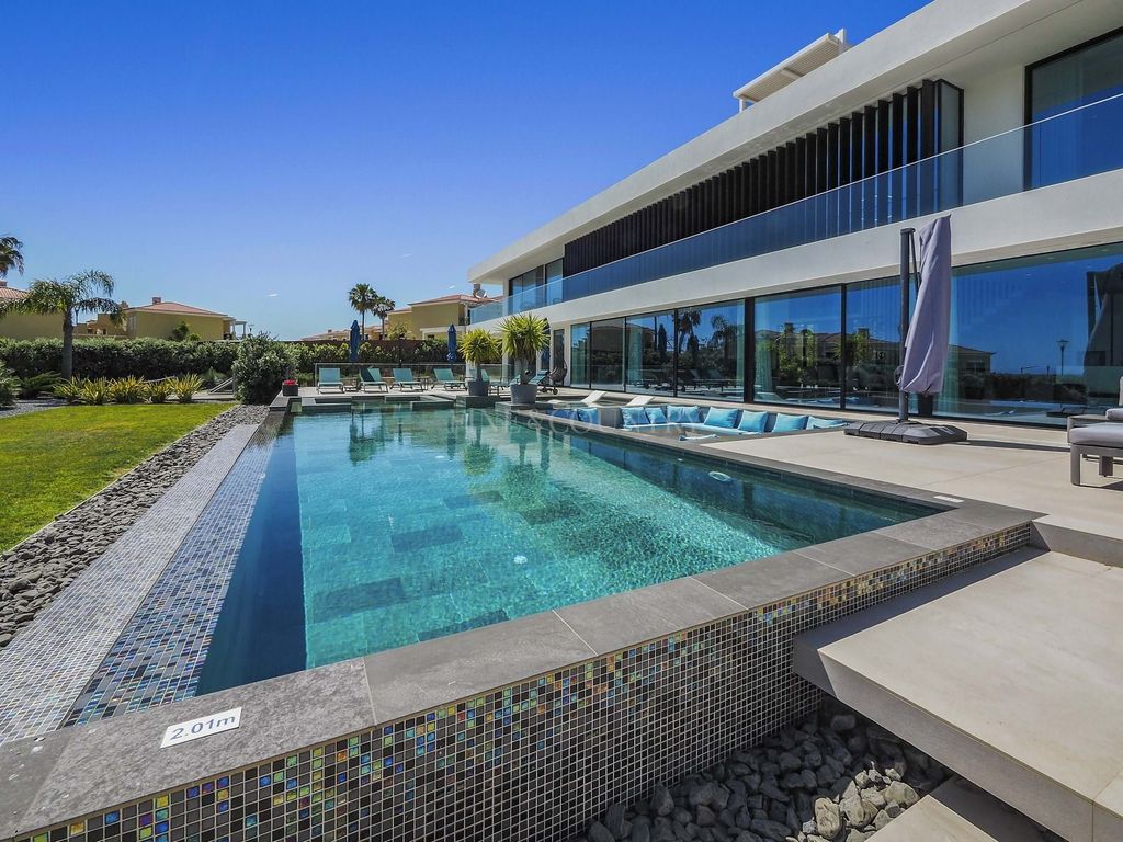 Property photo 1 of 30