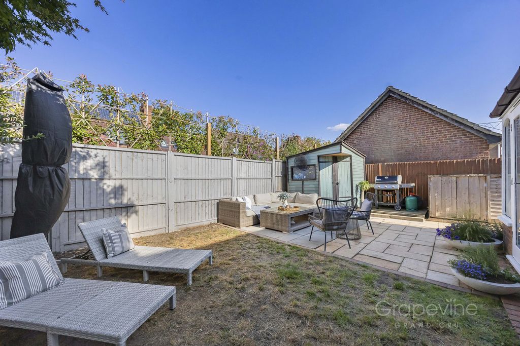 Property photo 2 of 29