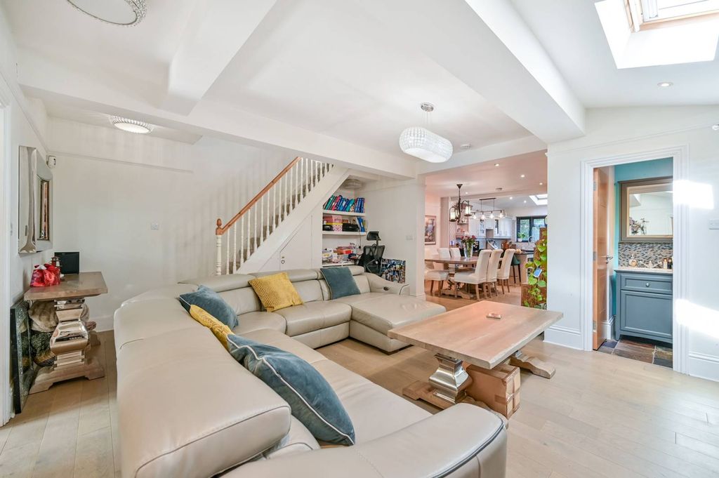 Property photo 2 of 18