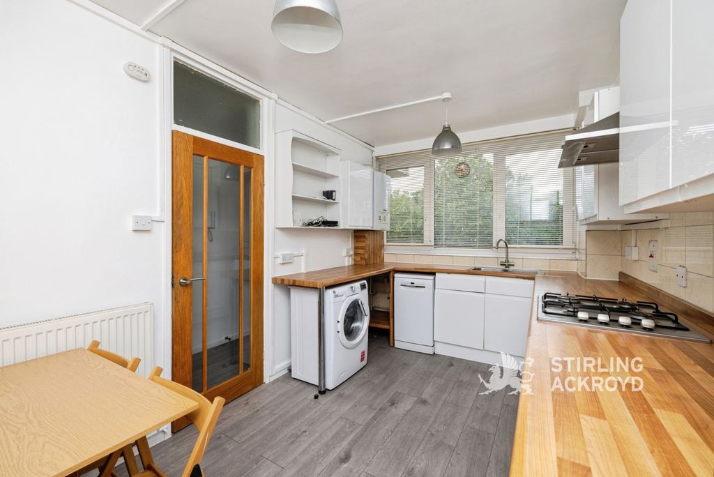 Property photo 3 of 16 Pbox-Img.Jpg