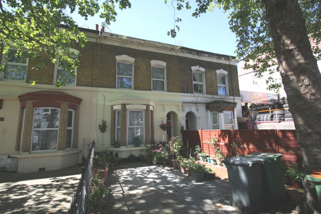 Property photo 1 of 2