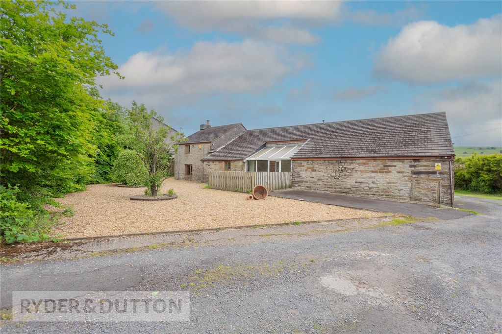 Property photo 3 of 37 Attractive Frontage