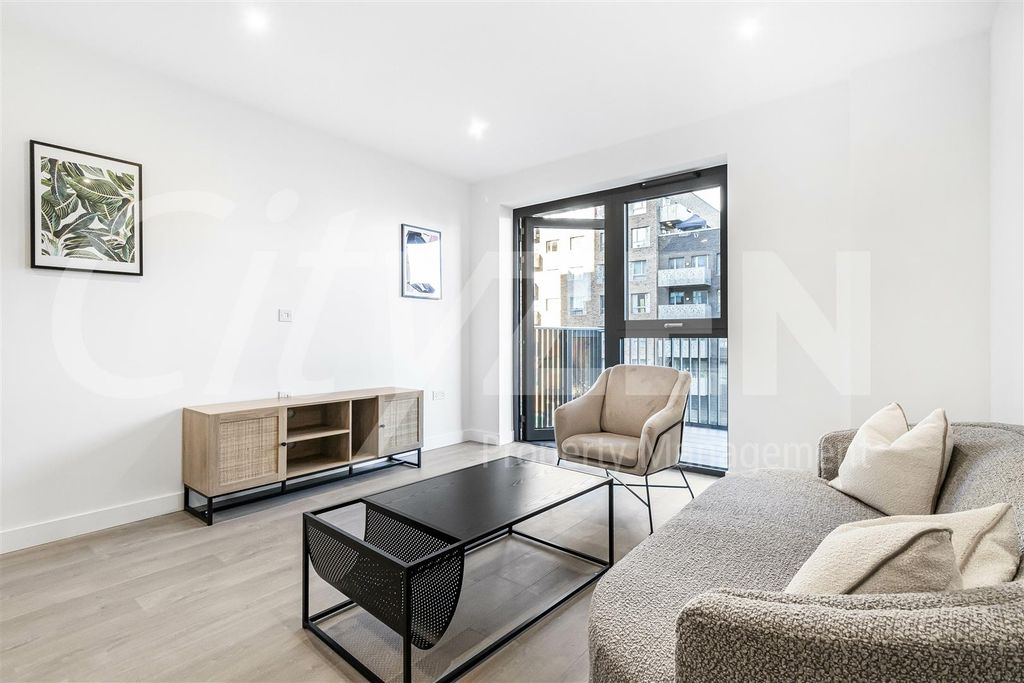 Property photo 1 of 22 Reception Room