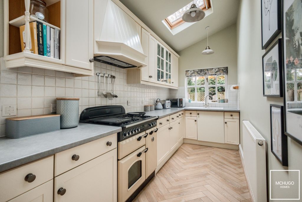 Property photo 3 of 12 Xt5A5386-Hdr(3)