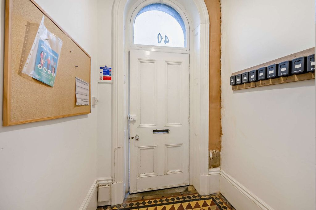 Property photo 2 of 41