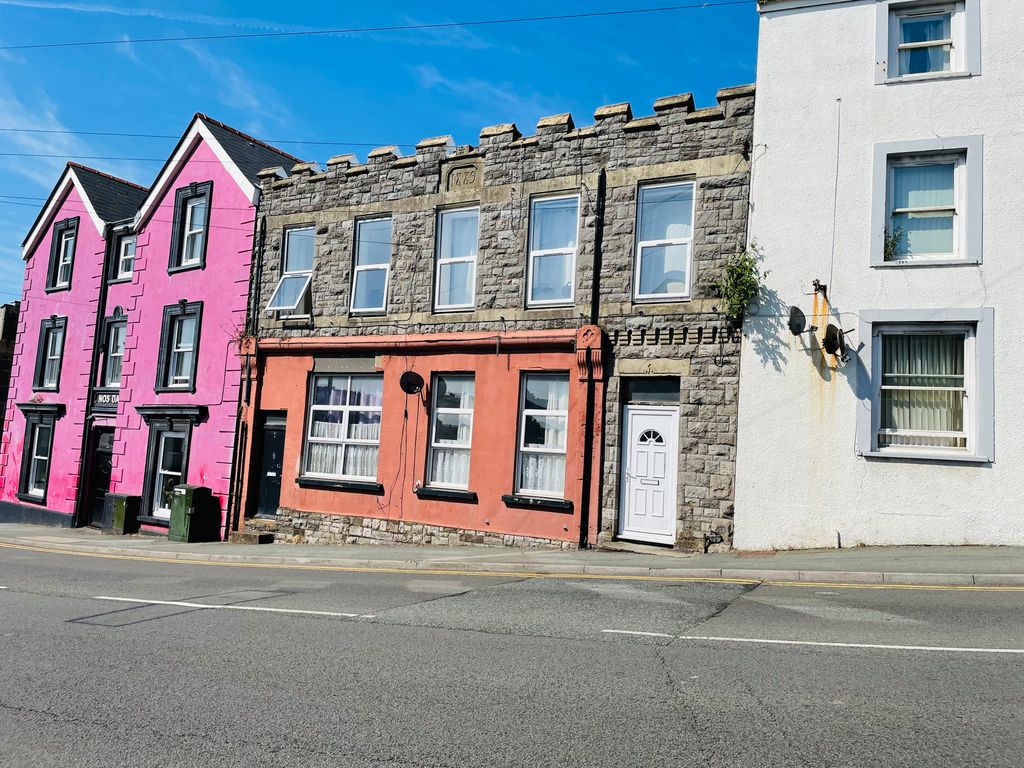 Property photo 1 of 5
