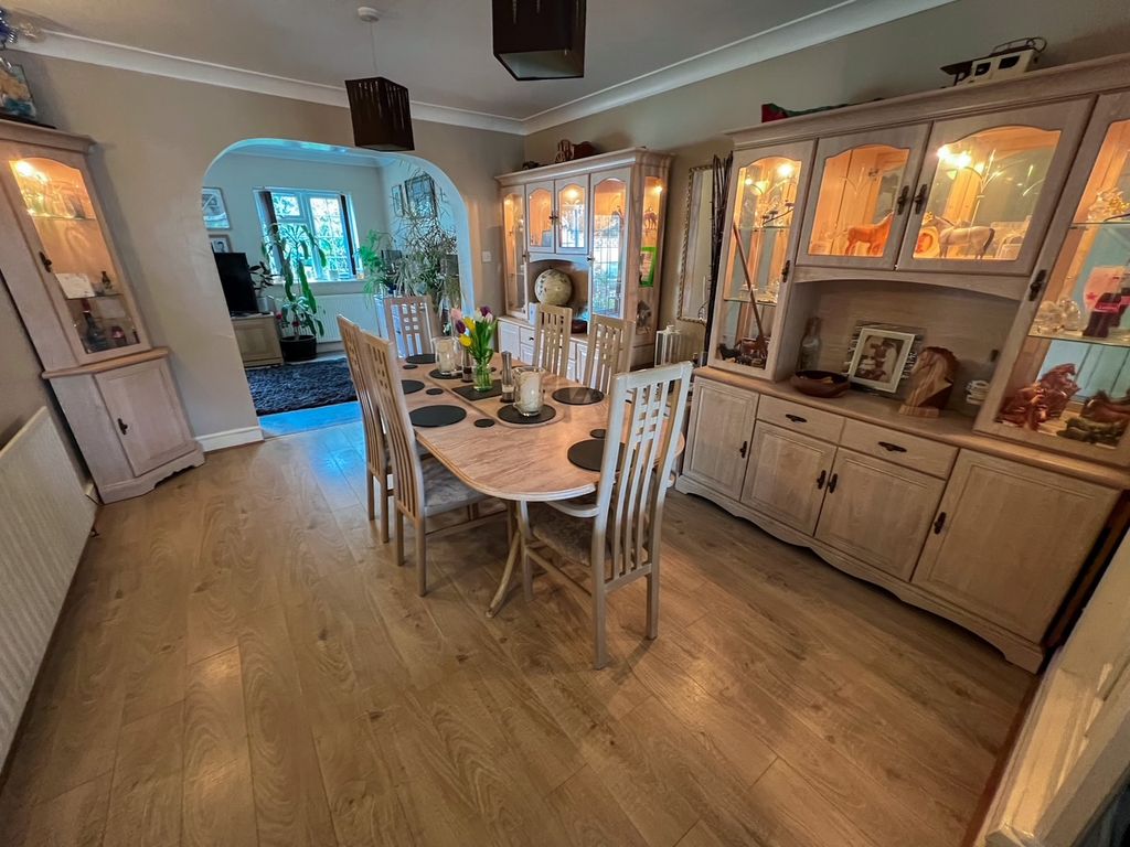 Property photo 3 of 40