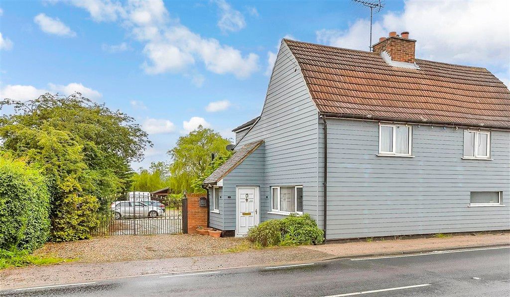 Property photo 1 of 19 Front(Web)