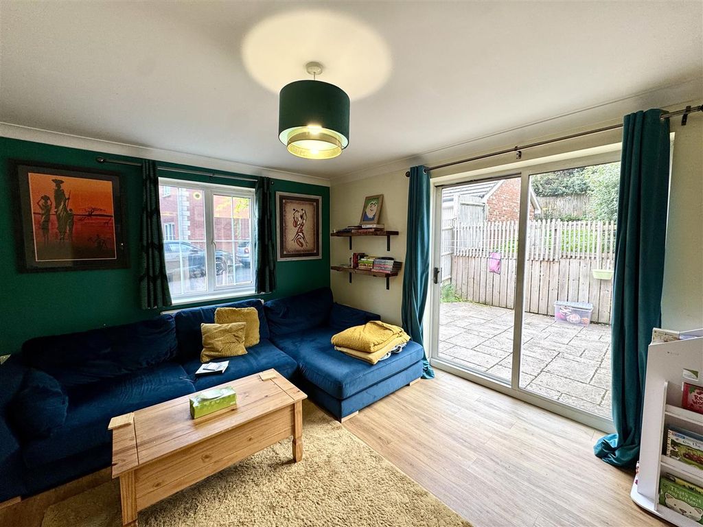 Property photo 3 of 16 Sitting Room