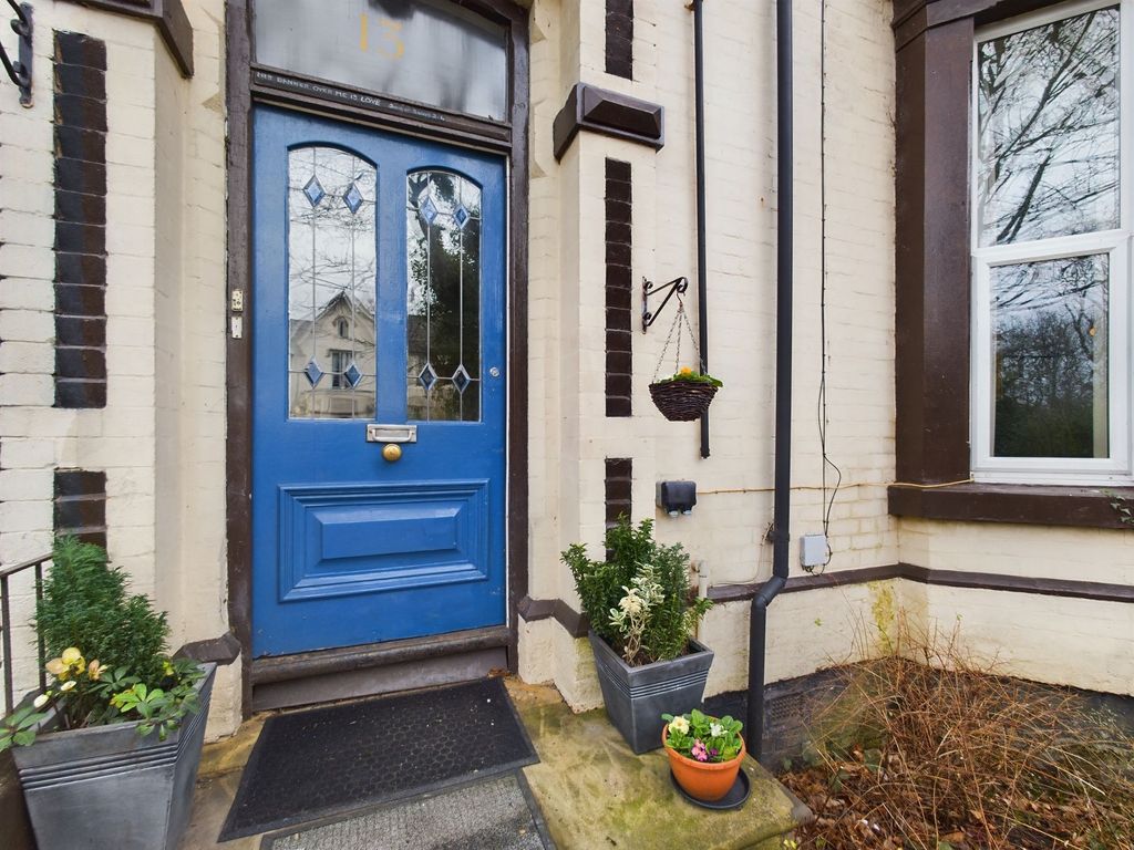 Property photo 2 of 34