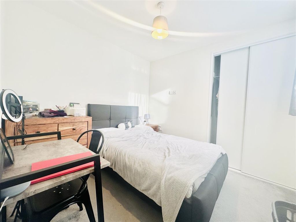 Property photo 3 of 12 Bedroom 1