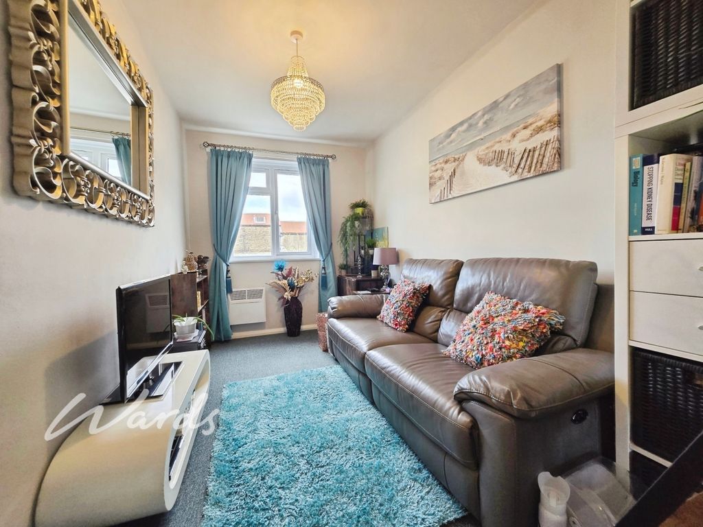 Property photo 2 of 10 c93E81c7-5002