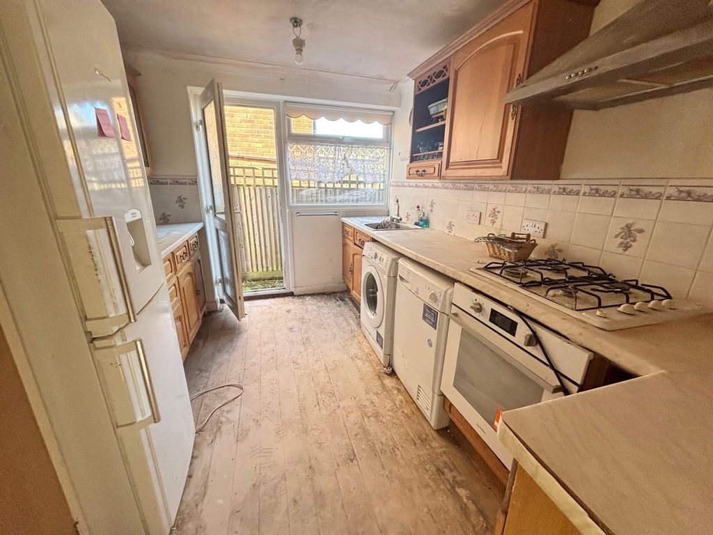 Property photo 3 of 8