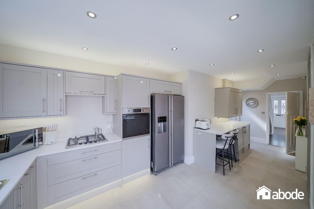 Property photo 2 of 28 6 Earls Close-29.Jpg