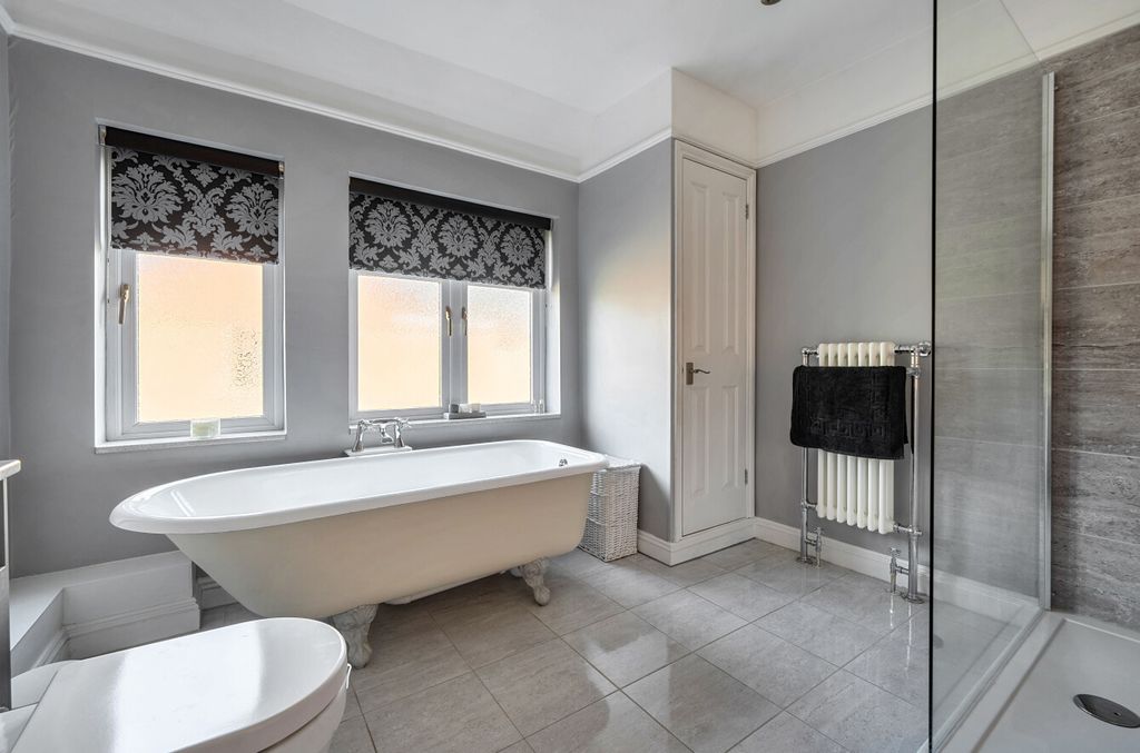 Property photo 3 of 23 1441037-20-69Dcb2...