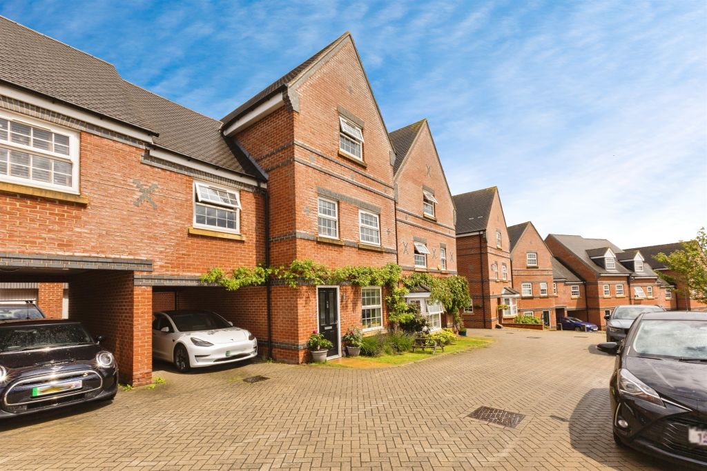 Property photo 1 of 17