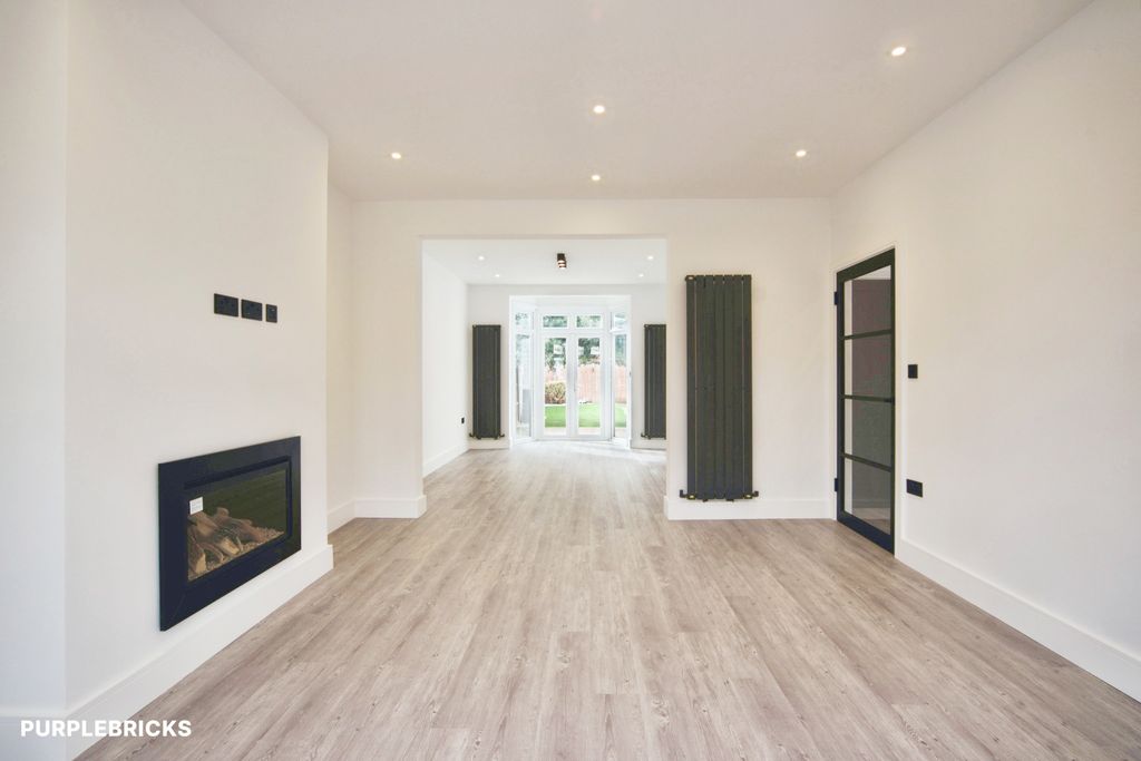 Property photo 3 of 37