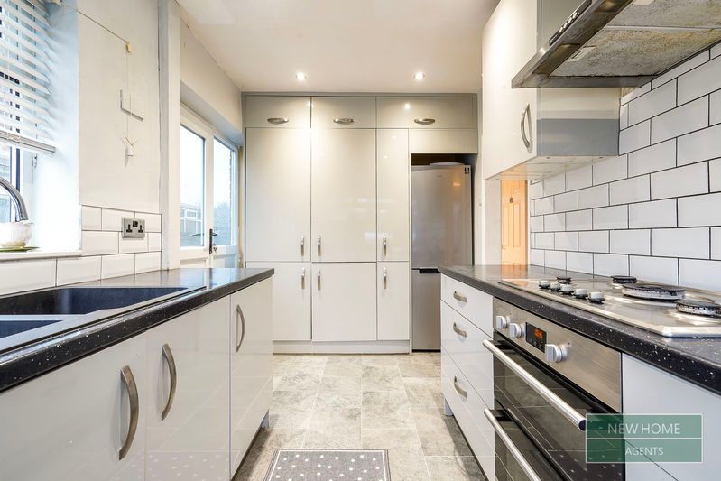 Property photo 2 of 15 Photo 11