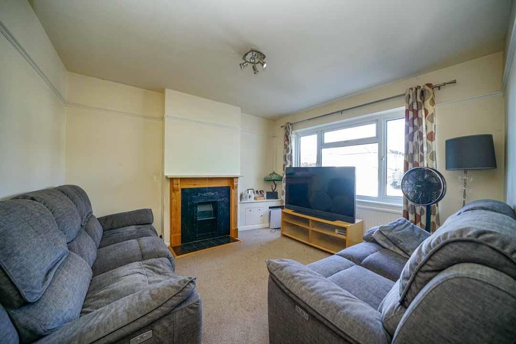 Property photo 2 of 19 Front Reception Room