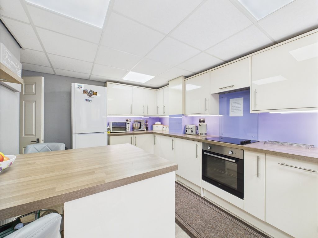 Property photo 1 of 13 4234861